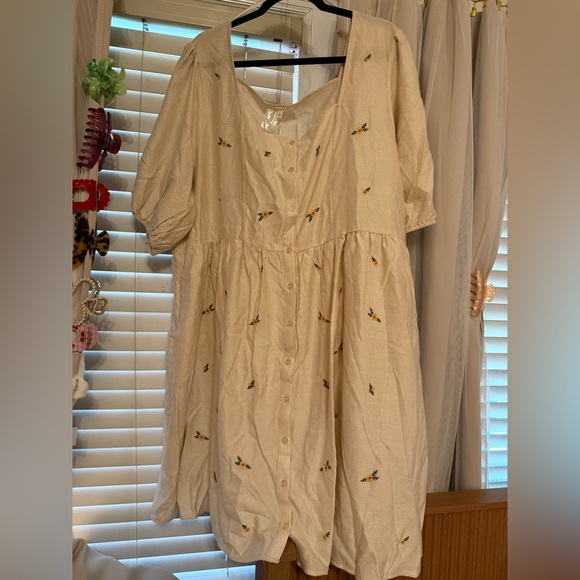 Baevely Dresses & Skirts - Baevely Cream Button-Front Babydoll Dress with Tiny Floral Embroidery